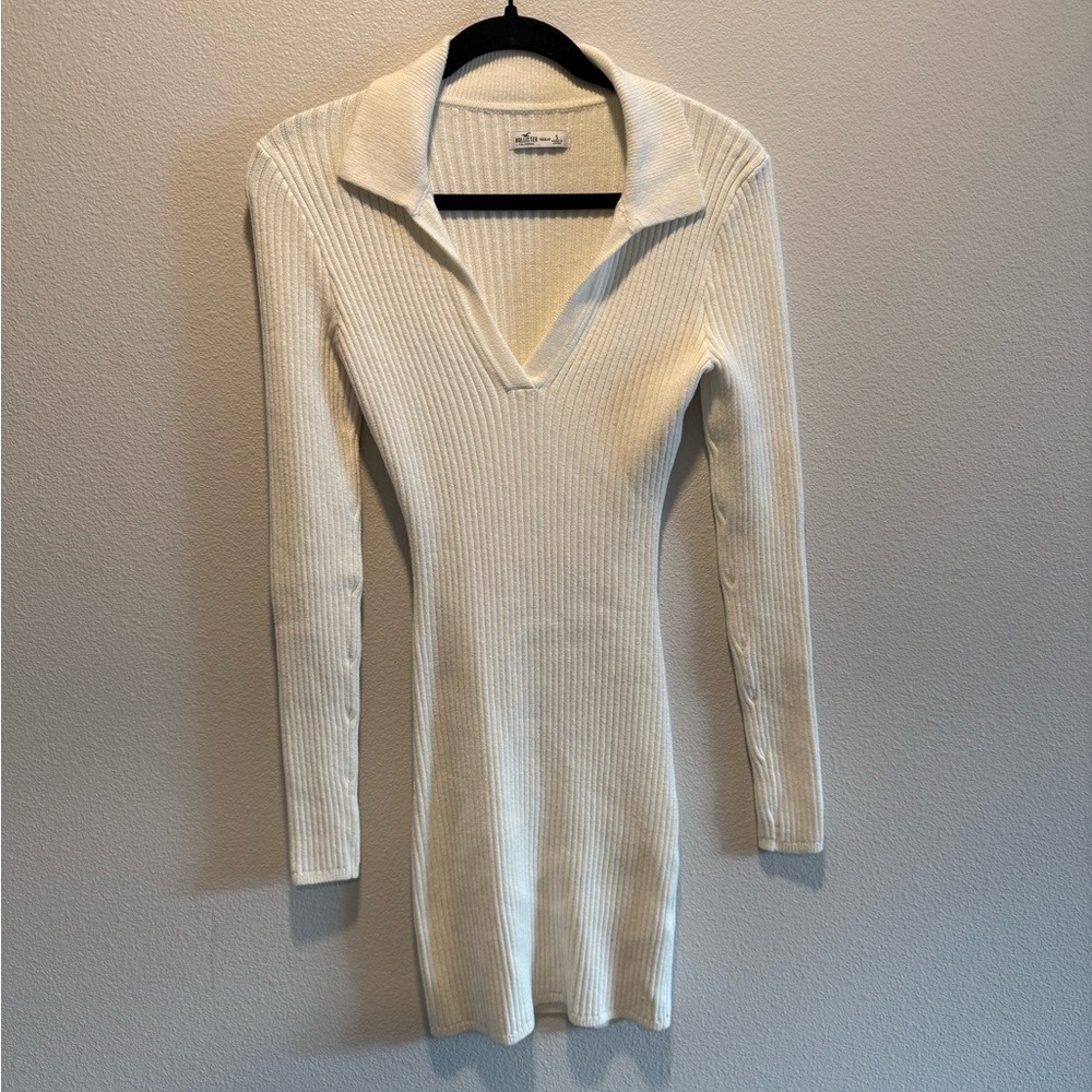 Hollister Cream V-Neck Sweater Dress